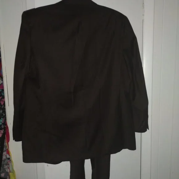 Gorgeous FERRETI UOMO Black 100% Wool Suit 46 Chest, 40R Pant.